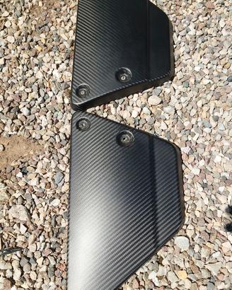 Fianchetti in carbonio MOTO GUZZI per V7 III