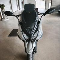 KYMCO AK 550 solo 23000 km. 