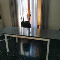 Tavolo allungabile in vetro