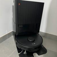 Robot aspirapolvere e lavapavimenti