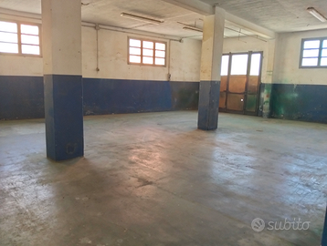 Grande locale uso magazzino/box deposito