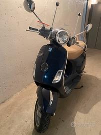 Vespa Lx 50 scooter