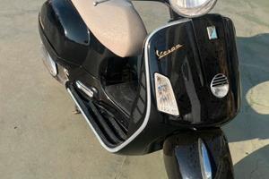 Vespa Gts 250