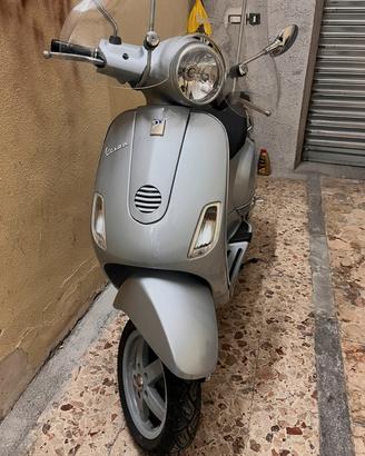 Vespa 150 LX