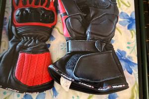 casco integrale  e guanti invernali