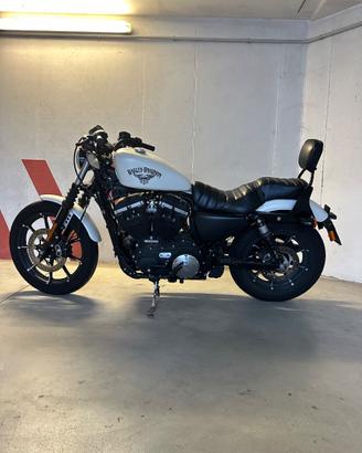 Harley-Davidson Sportster 883