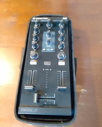 Traktor Kontrol Z1 DJ Mixer + Kontrol X1
