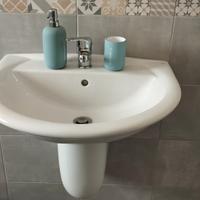 Lavallo sospeso piú rubinetteria completa x bagno