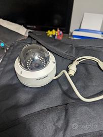 Telecamera dome hikvision ds-2cd2132f-i