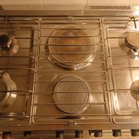 Cucina 4 fuochi gas + 2 fuochi elettrici