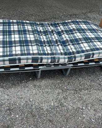Letto pieghevole con doghe e materasso