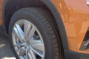 pneumatici good year 215/55/r17  KM 0 !!!!!