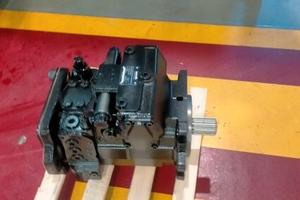 Pompa Rexroth A4VG085 per John Deere X8