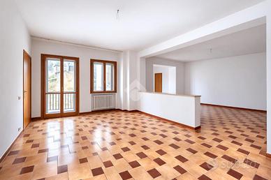 4 LOCALI A SAN GIOVANNI ROTONDO