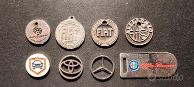 8 gettoni e medaglie Automotive di metallo