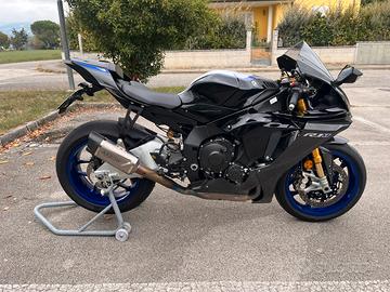 Yamaha R1 M