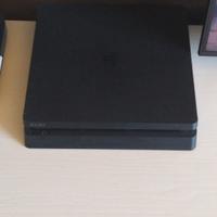 Ps4 con altrettanti giochi e joystick