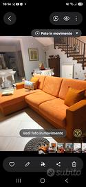divano con letto estraibile e contenitore