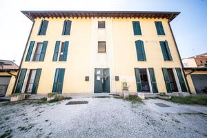 3 LOCALI A CASTELLUCCHIO