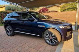 Jaguar 204 cv con Gancio traino a scomparsa