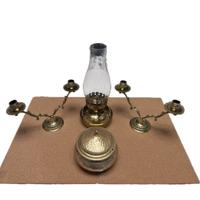 Lotto vintage ottone, candelabri, lampada ad olio