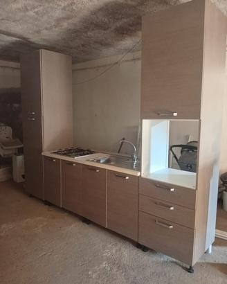Cucina limeare 3,30x2,40