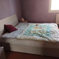 Camera matrimoniale completa con letto contenitore