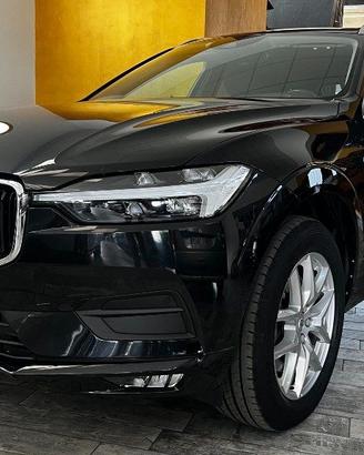 VOLVO XC60 B4 (d) AWD Geartronic Momentum