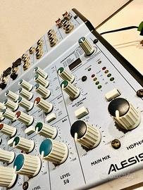 Mixer Alesis MultiMix 6FX usato.