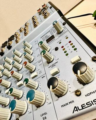 Mixer Alesis MultiMix 6FX usato.