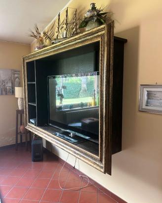 PARETE ATTRAZZATA SOSPESA CON CORNICE DECORATA