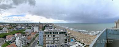 Fronte mare 13° piano 3 camere 2 bagni - Maggio