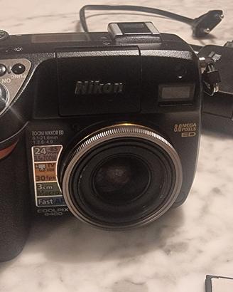 Nikon e8400 leggere bene