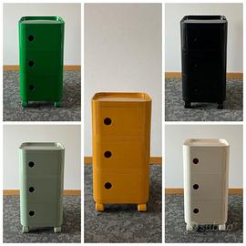 Impilabile quadrato con ruote colorato