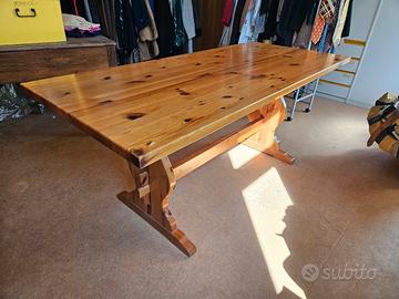 Tavolo legno massello vintage e 4 sedie