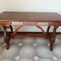 Scrivania in legno
