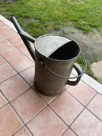 Annaffiatoio vintage in metallo zincato