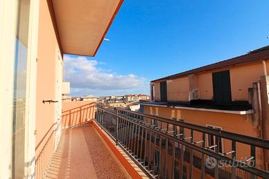 Appartamento Vuoto in Zona Archimede