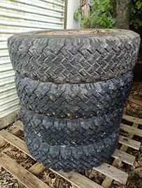gomme chiodate