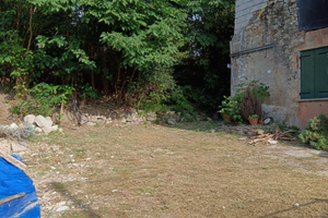 Casa da ristrutturare + terreno attorno