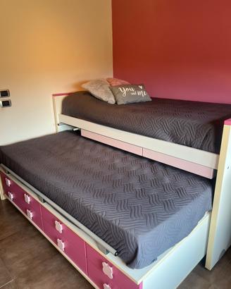 Letto a castello con 2 letti, cassetti e materassi