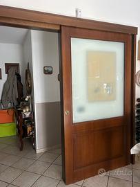 Porta scorrevole esternamente legno buono