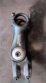 Attacco manubrio Zoom Ahead regolabile