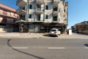 Locale Commerciale Fronte Strada