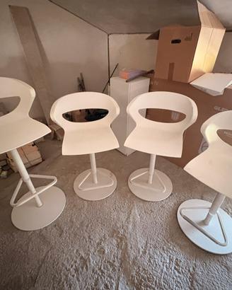 4 Sgabelli bianchi per interno o esterno