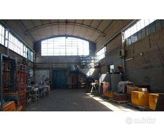 Immobile di 400 m² con 1 locale a Porcari