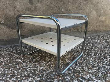 Tavolino basso a due ripiani stile "Industrial"