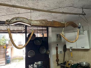 Gioghi per  bovini e aratro