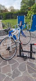 Bici da corsa ed attrezzatura
