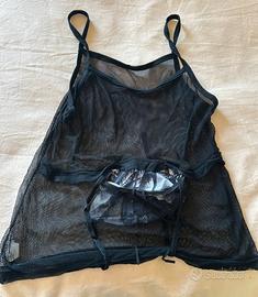 Canottiera nera retata